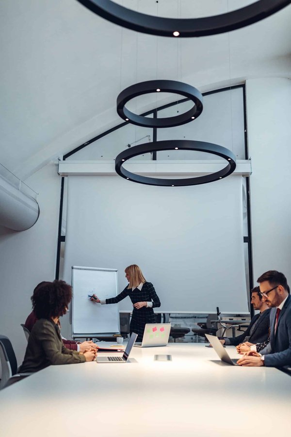 How do UK defamation laws impact the way businesses handle public relations crises?